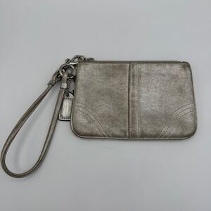 Coach Metallic Silver Leather Zip Top Wristlet Small Purse Bag Y2K‎
